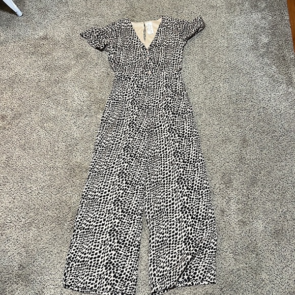 Sadie & Sage Leopard Jumpsuit - Picture 9 of 9